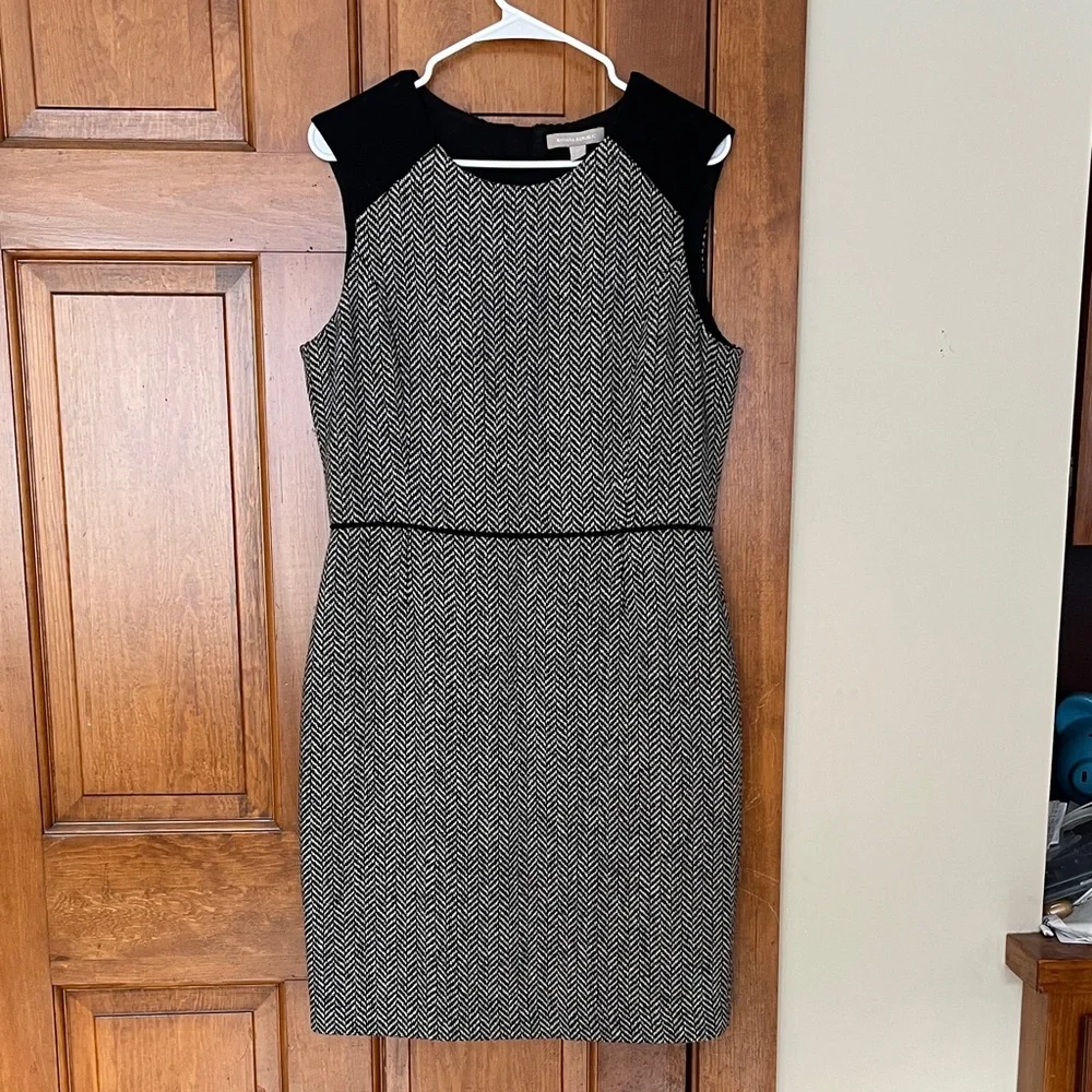 Banana Republic Black and White Patterned Mini Dress business - Picture 1 of 6